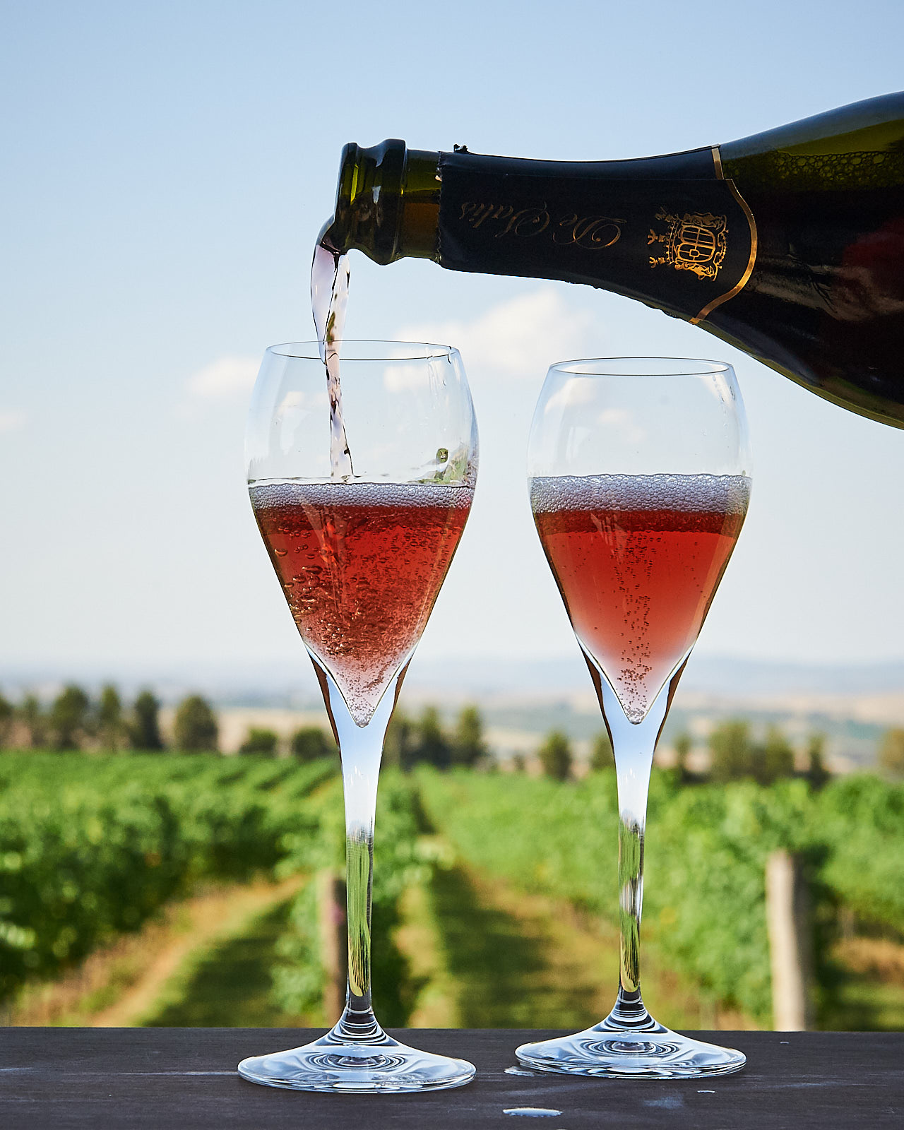 2013 - Bubbles: made first vintage Blanc de Blancs, Blanc de Noirs and Rose (de Saignee).
